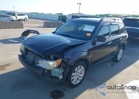 2013 Subaru Forester 2.5X Premium из США, поврежденный, VIN JF2SHADCXDH433314
